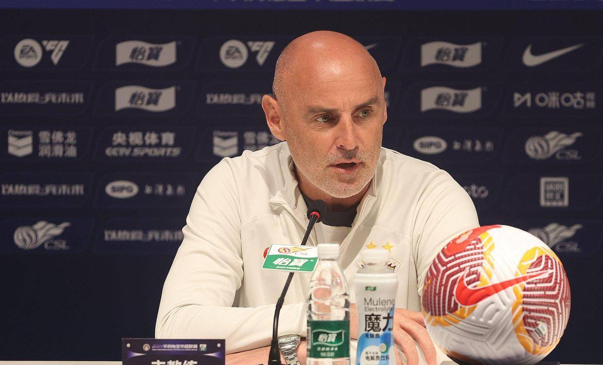 转会期突围战来临，浙江队围绕中超手感冰凉，态度坚定，更衣室氛围转暖(中超夏季转会期内援)