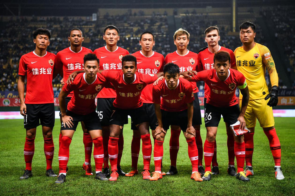 开云中国官网 -德国杯赛程吃紧；托特纳姆转会期复出首秀；压力陡增；更衣室氛围转暖 