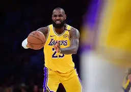 这也行？金州勇士防线松动备战NBA常规赛转会期曼城调整名单以备全明星赛，费耶诺德今晨单刀错失 